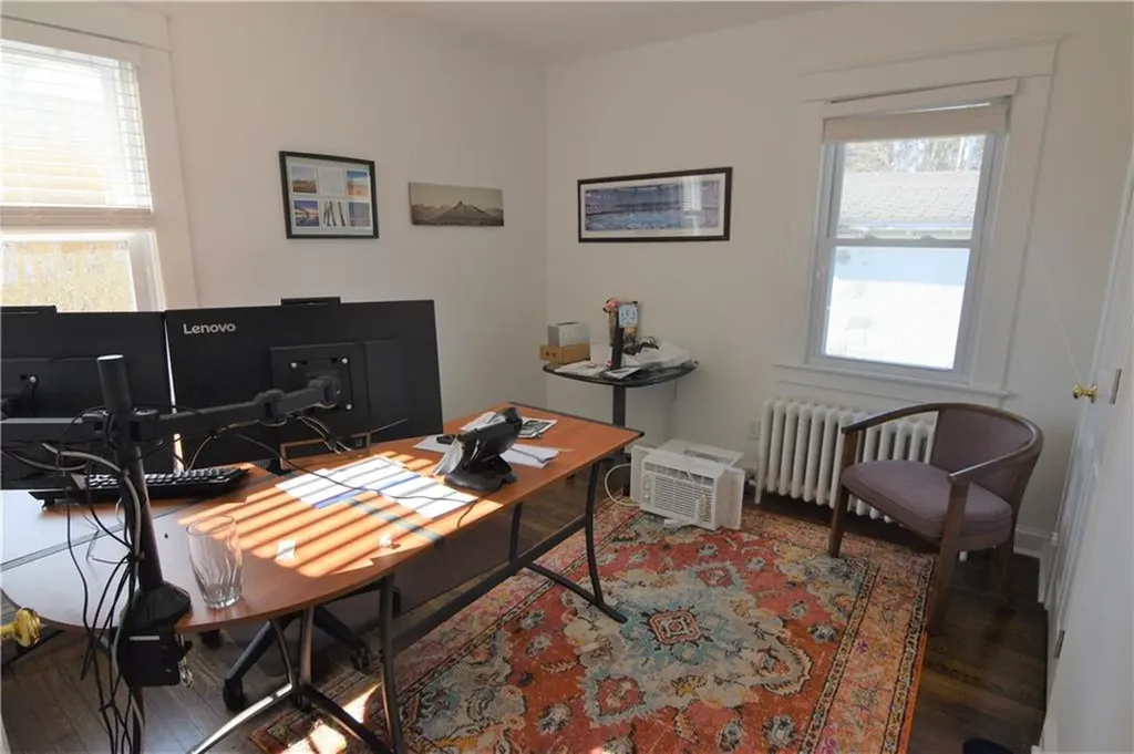 460 470 East Main Road Middletown RI 02842