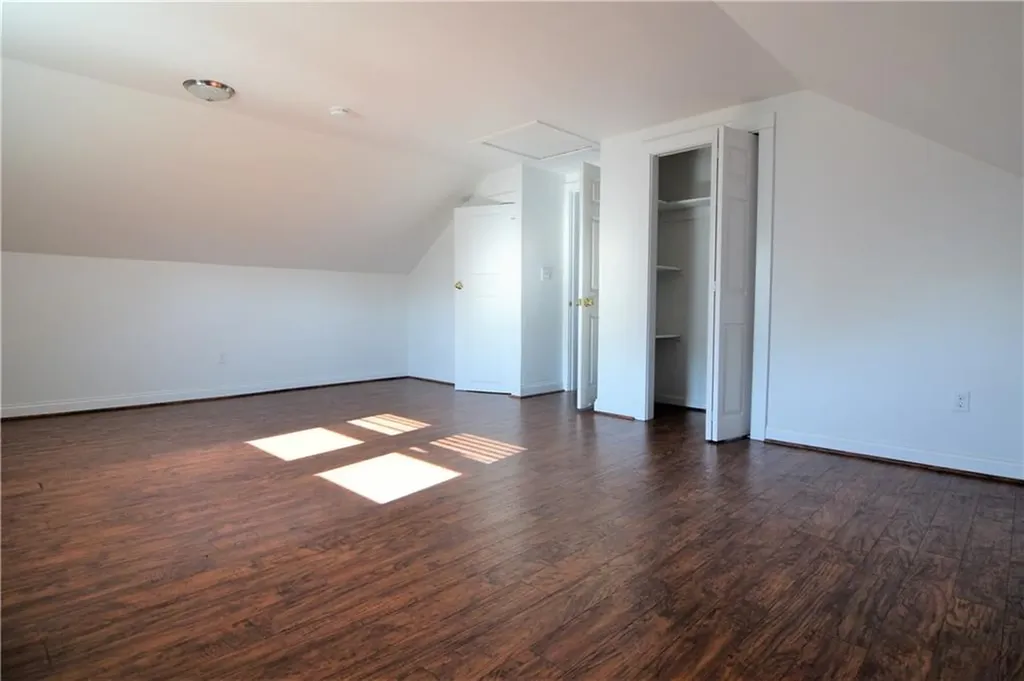 460 470 East Main Road Middletown RI 02842