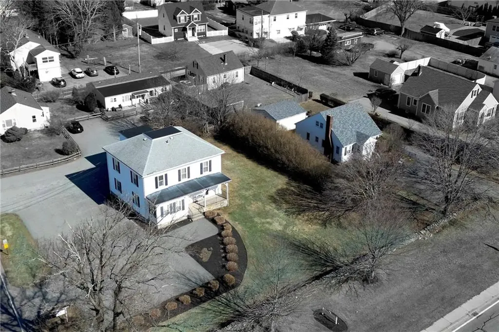 460 470 East Main Road Middletown RI 02842