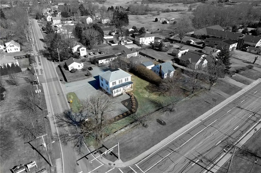 460 470 East Main Road Middletown RI 02842