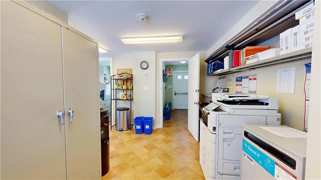 460 470 East Main Road Middletown RI 02842