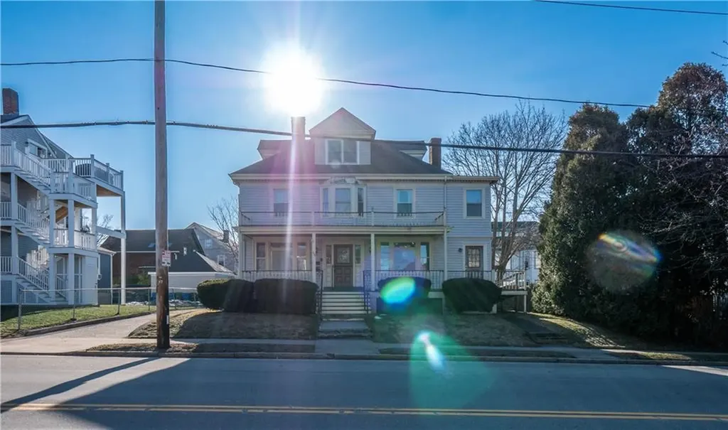 409 Broadway Newport RI 02840