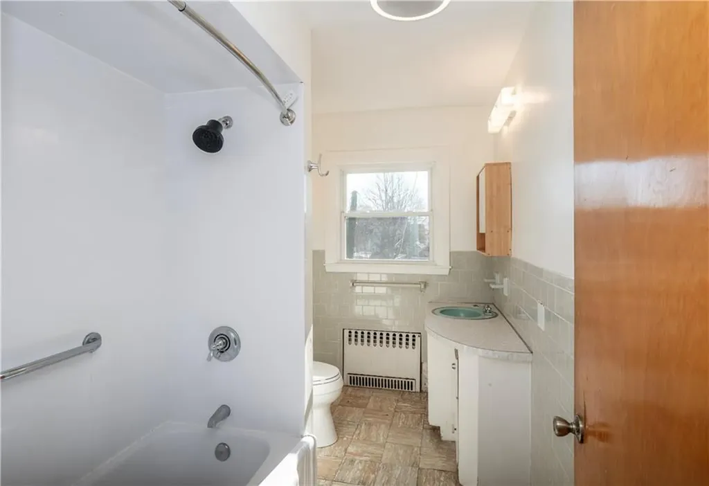 409 Broadway Newport RI 02840
