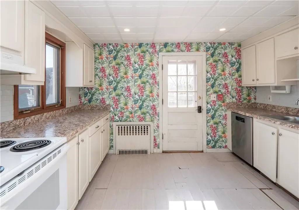 409 Broadway Newport RI 02840