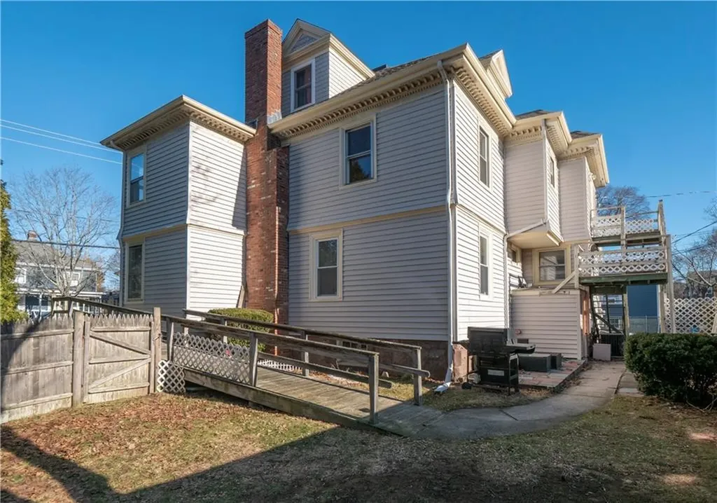 409 Broadway Newport RI 02840