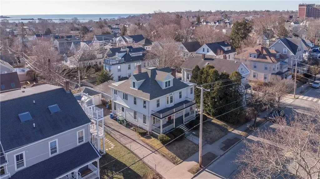 409 Broadway Newport RI 02840