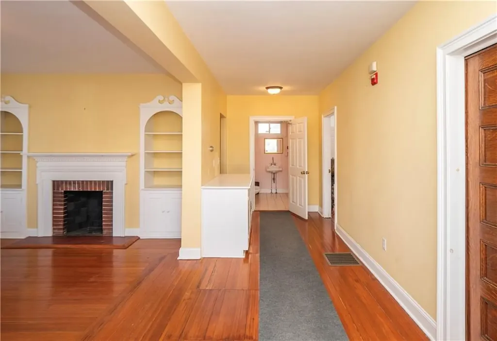 409 Broadway Newport RI 02840