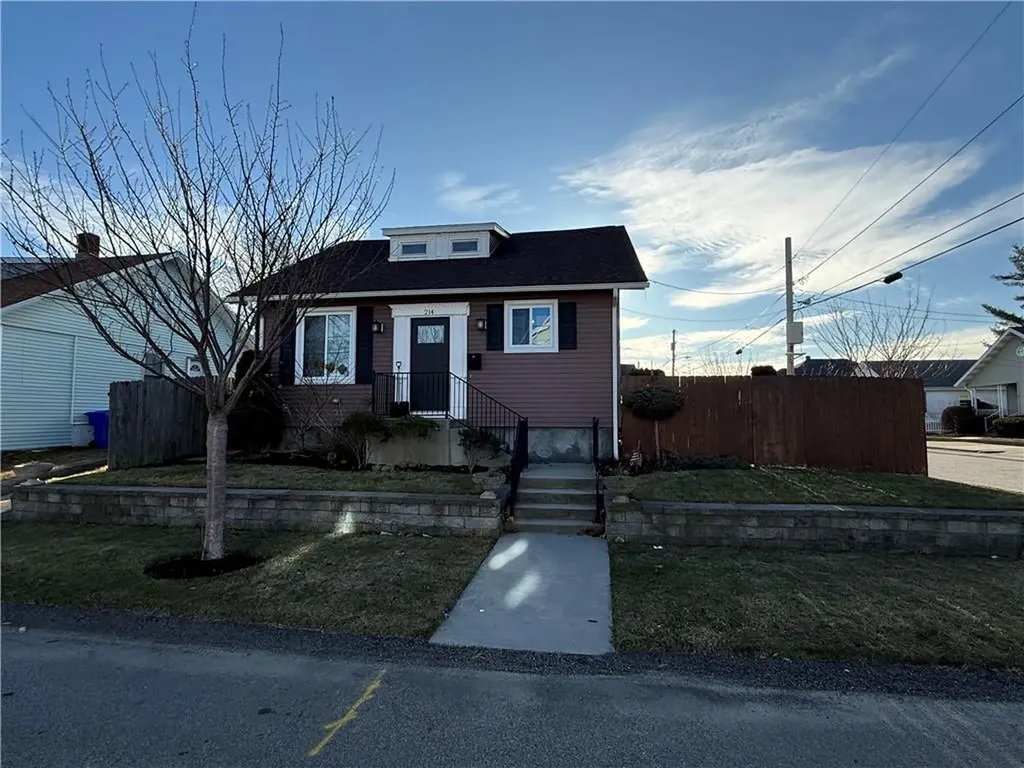 214 Grand Avenue Pawtucket RI 02861