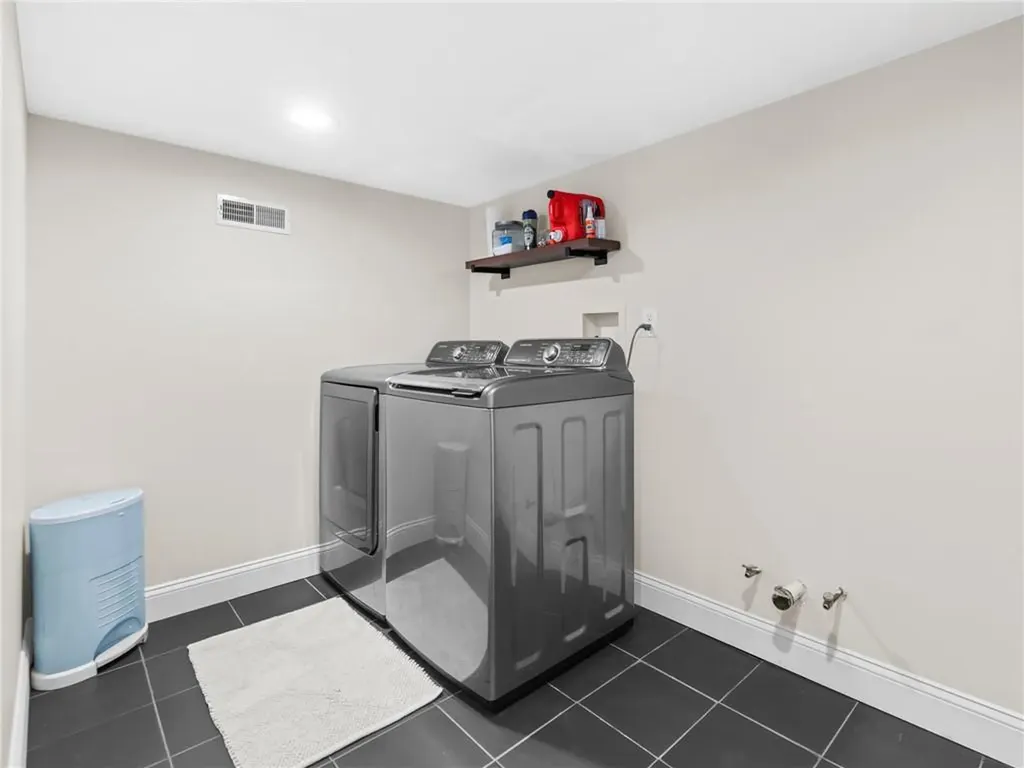 214 Grand Avenue Pawtucket RI 02861