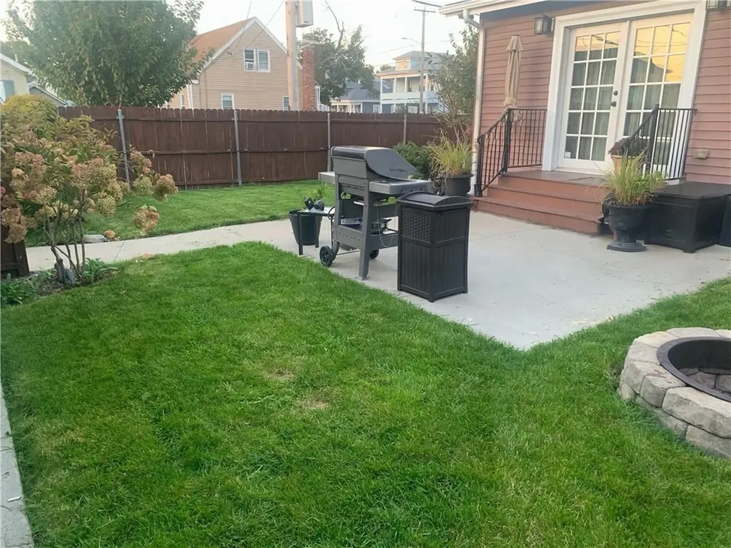 214 Grand Avenue Pawtucket RI 02861