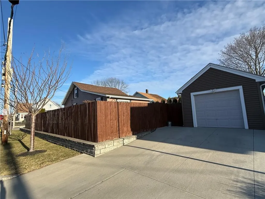 214 Grand Avenue Pawtucket RI 02861