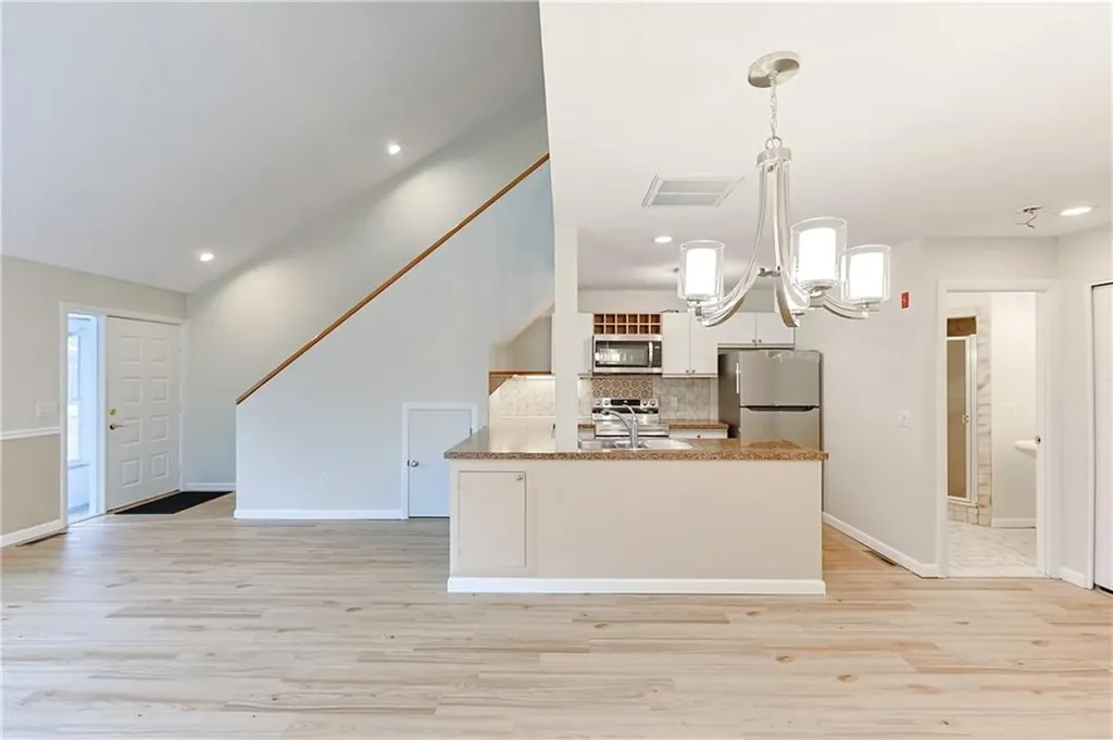 816 Williamsbug Circle Warwick RI 02886