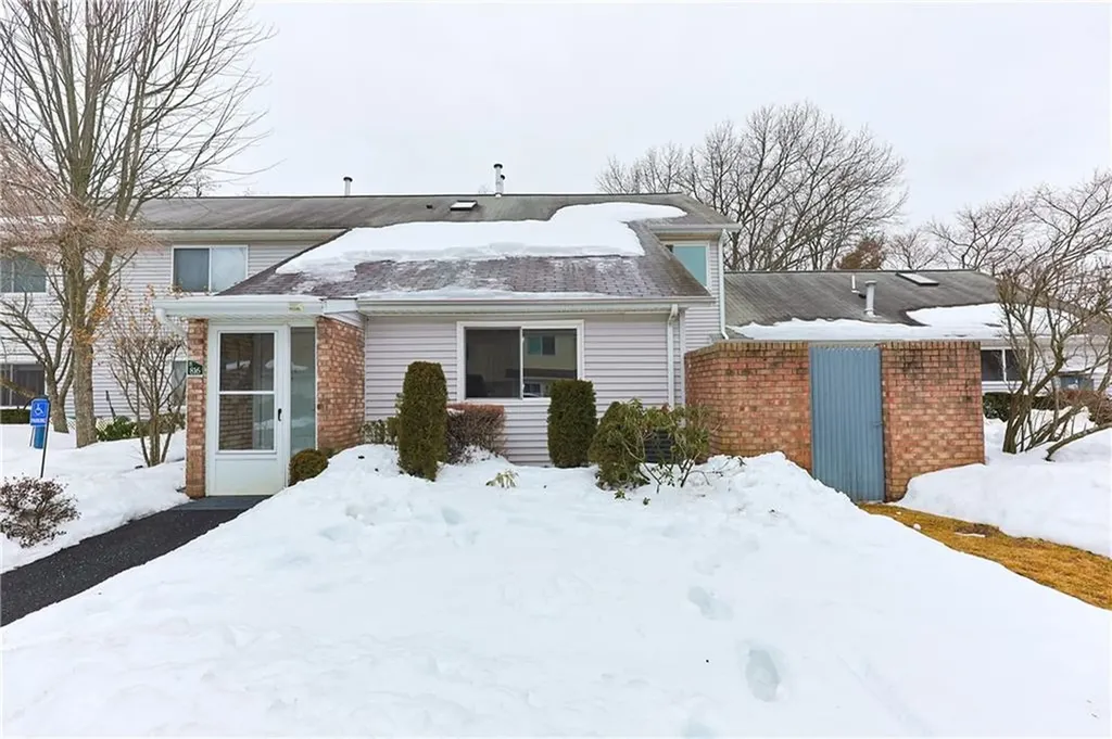 816 Williamsbug Circle Warwick RI 02886