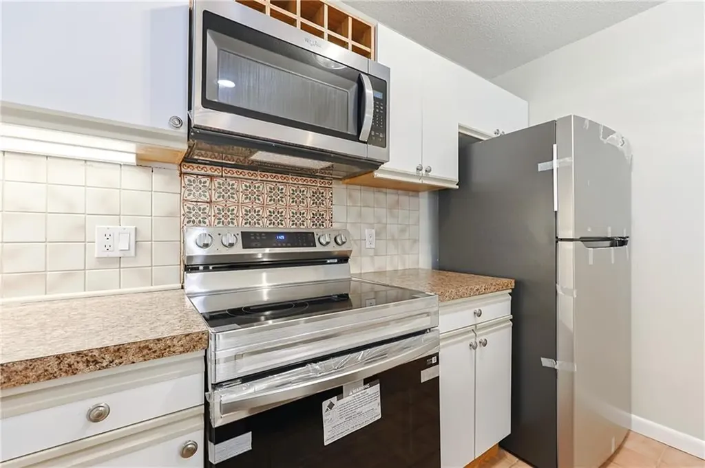 816 Williamsbug Circle Warwick RI 02886