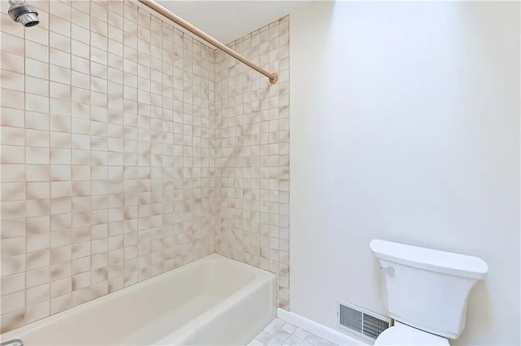 816 Williamsbug Circle Warwick RI 02886