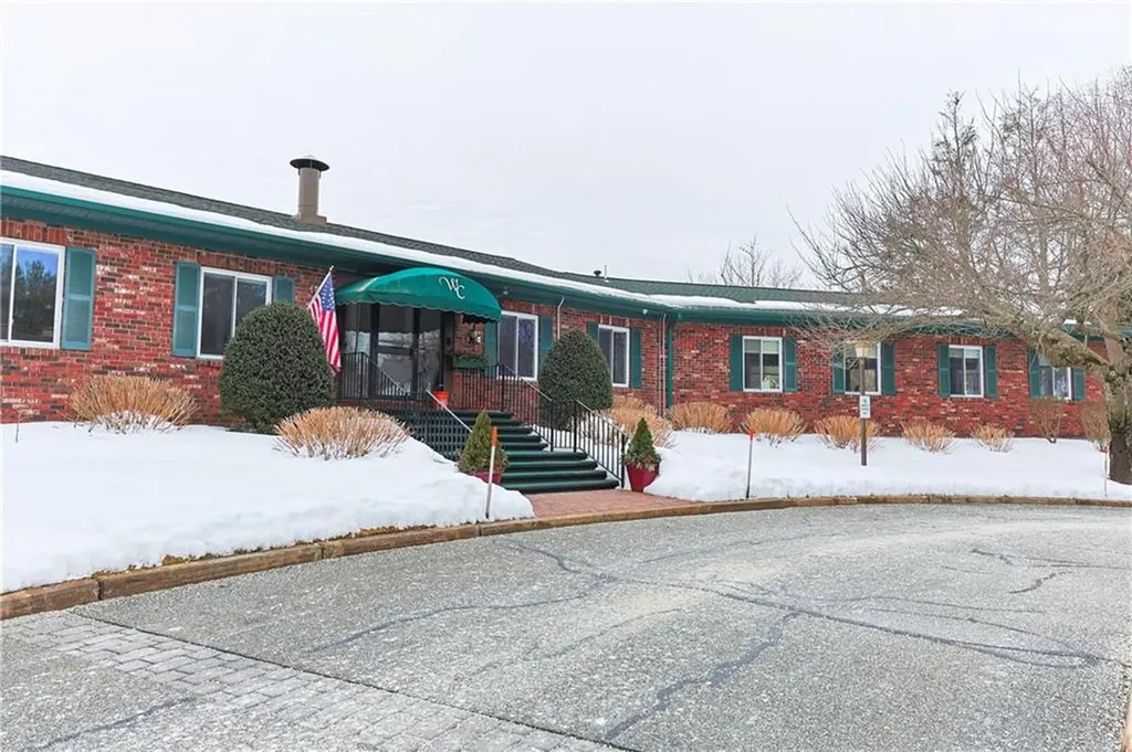 816 Williamsbug Circle Warwick RI 02886