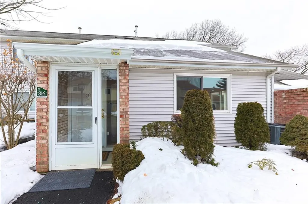 816 Williamsbug Circle Warwick RI 02886