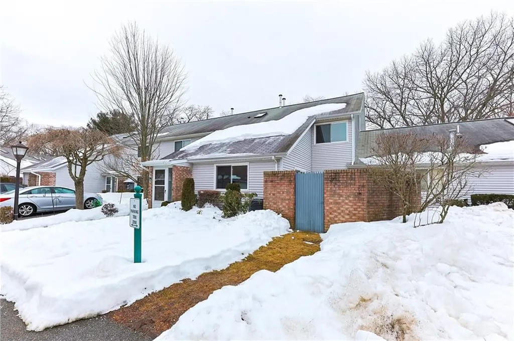 816 Williamsbug Circle Warwick RI 02886