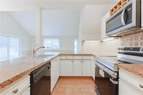 816 Williamsbug Circle Warwick RI 02886