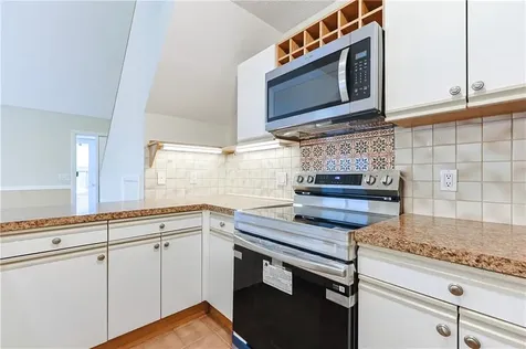 816 Williamsbug Circle Warwick RI 02886