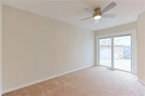 816 Williamsbug Circle Warwick RI 02886