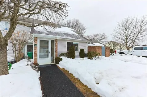 816 Williamsbug Circle Warwick RI 02886