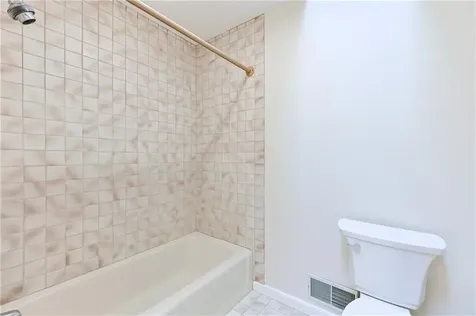 816 Williamsbug Circle Warwick RI 02886