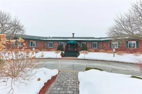 816 Williamsbug Circle Warwick RI 02886