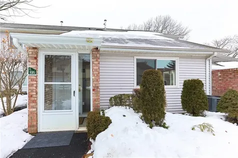 816 Williamsbug Circle Warwick RI 02886