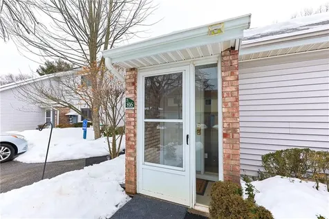 816 Williamsbug Circle Warwick RI 02886