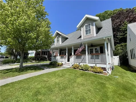 40 Keeher Avenue Newport RI 02840