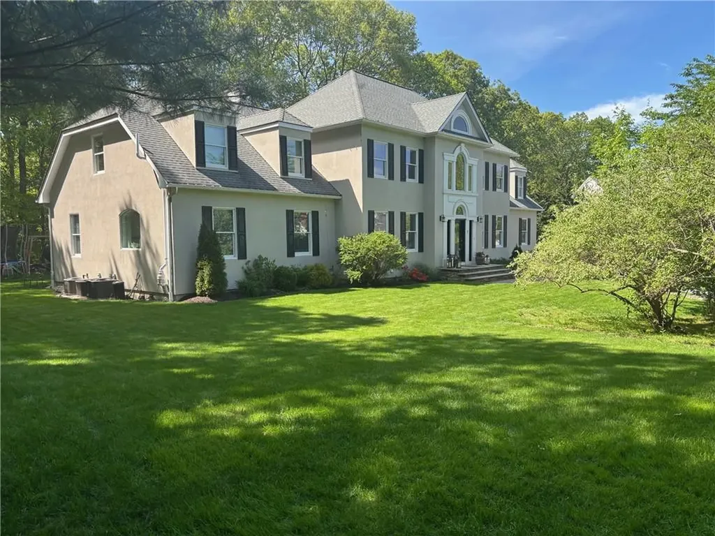 7 Thornewood Drive Lincoln RI 02865