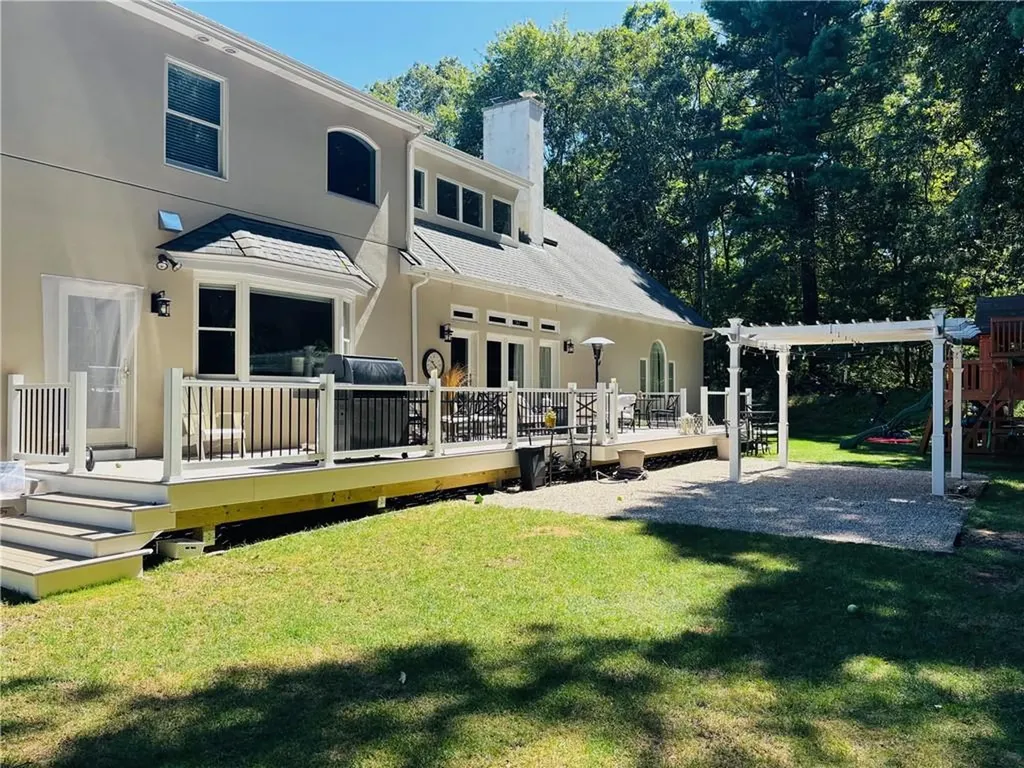 7 Thornewood Drive Lincoln RI 02865