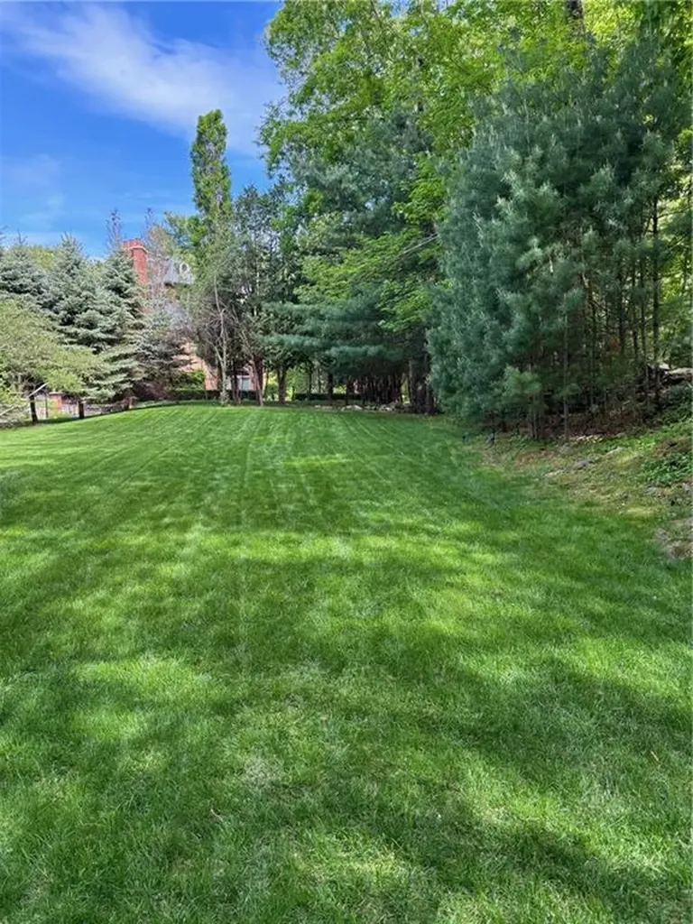 7 Thornewood Drive Lincoln RI 02865