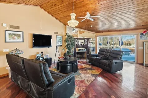 585 Meadow View Avenue Warwick RI 02889