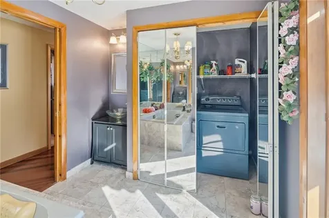 585 Meadow View Avenue Warwick RI 02889