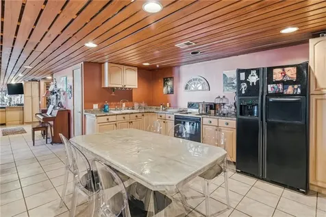 585 Meadow View Avenue Warwick RI 02889