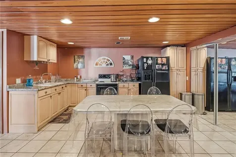 585 Meadow View Avenue Warwick RI 02889