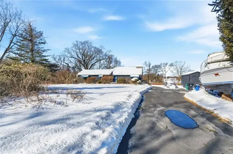 585 Meadow View Avenue Warwick RI 02889