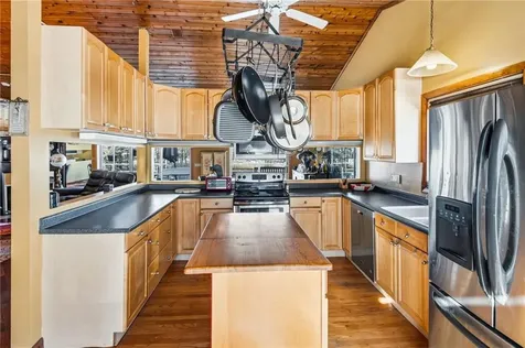 585 Meadow View Avenue Warwick RI 02889