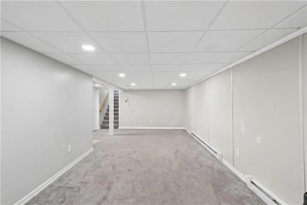 28 Hoyt Street Warwick RI 02886