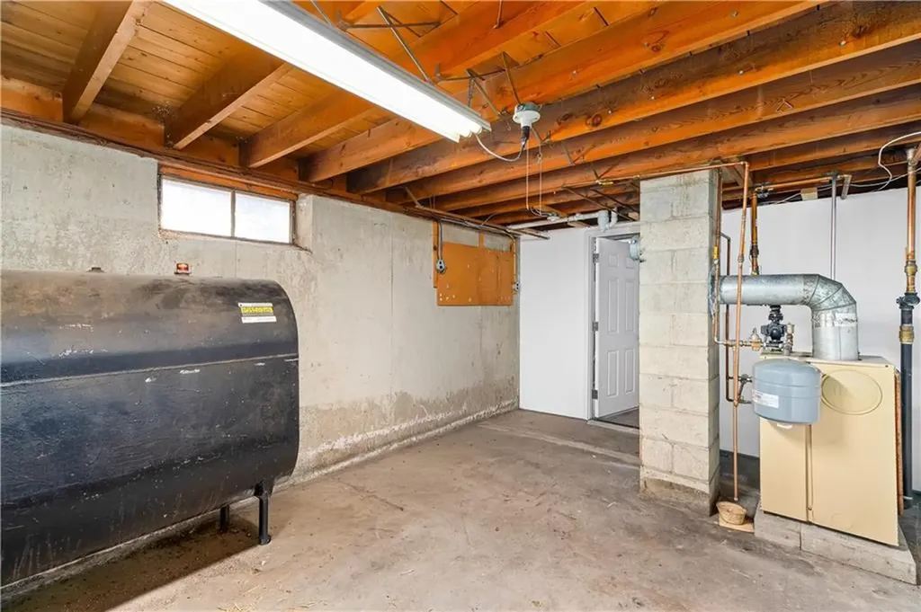 28 Hoyt Street Warwick RI 02886