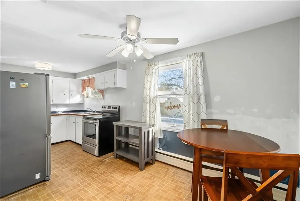 28 Hoyt Street Warwick RI 02886