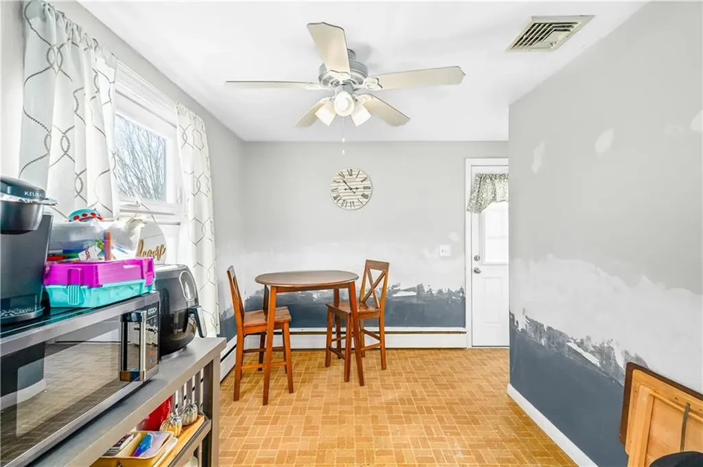 28 Hoyt Street Warwick RI 02886