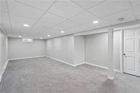 28 Hoyt Street Warwick RI 02886