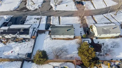 28 Hoyt Street Warwick RI 02886