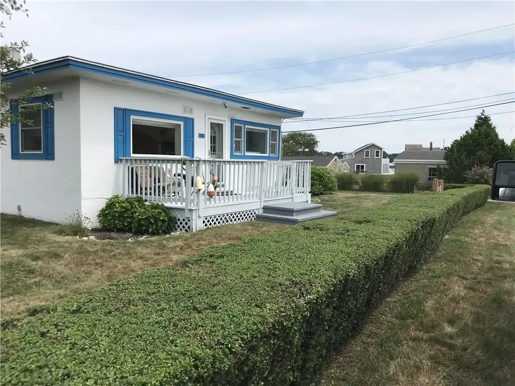 14 William Avenue Tiverton RI 02878