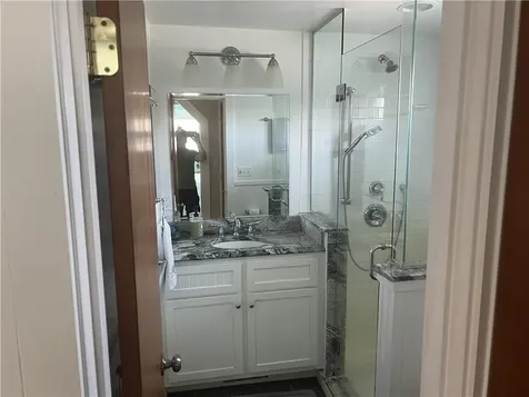 14 William Avenue Tiverton RI 02878