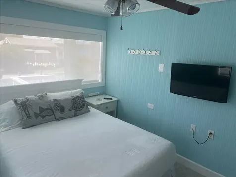 14 William Avenue Tiverton RI 02878