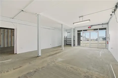 42 Main Road Tiverton RI 02878